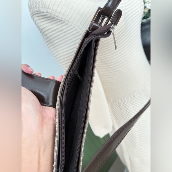 Vintage Guess Shoulder Bag Y2K style in Dark brown patent leather & Canvas VGUC - Picture 7 of 8